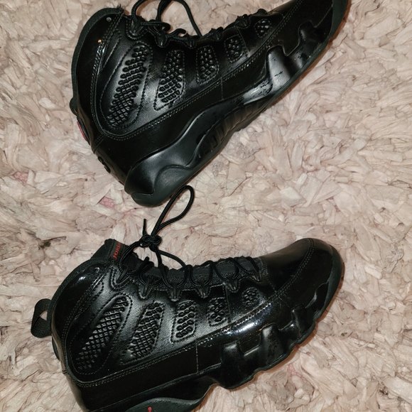 Air Jordan 9 - Picture 3 of 3